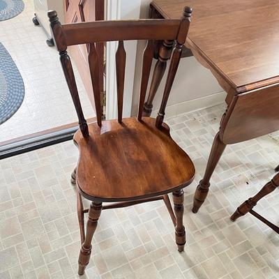 LOT 145K: Drop Leaf Kitchen / Dining Table w/ Four Chairs