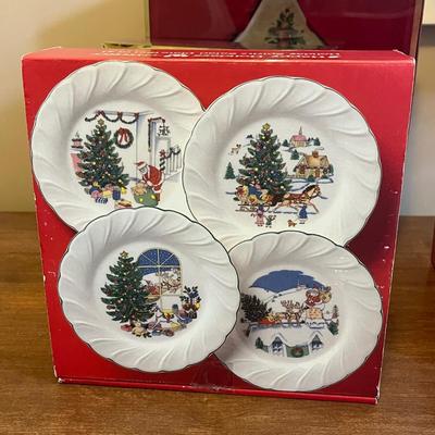 LOT 158M: Christmas Dishes and More, Lenox, Fitz & Floyd, Nikko