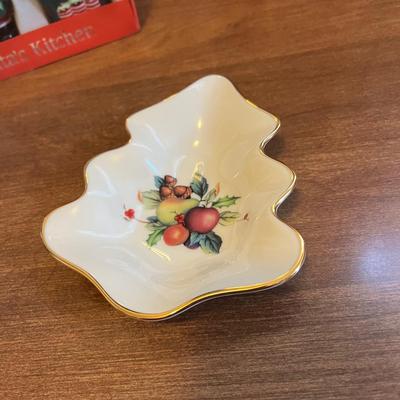 LOT 158M: Christmas Dishes and More, Lenox, Fitz & Floyd, Nikko