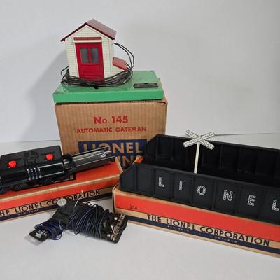 LOT 162X: Lionel Train Tracks, American Flyer Transformer, and More
