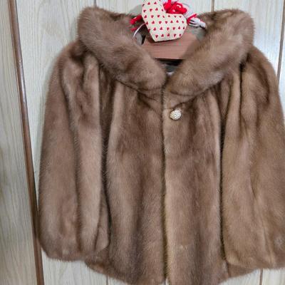 LOT 163X: Fur Stole From Bamberger's Fur Salon/ Unknown Size