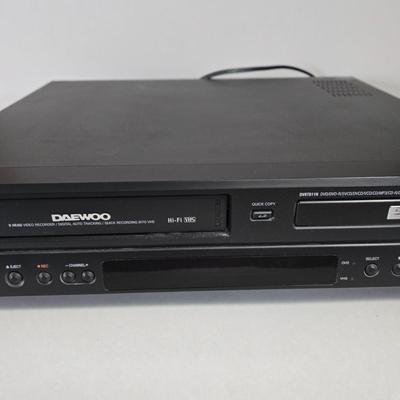 LOT 166X: Daewoo VCR/DVD Player - Model 6T811N