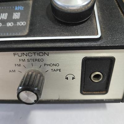 LOT 168X: Vintage 70's GE Stereo Music System
