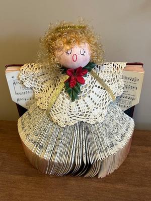 LOT 201D: Christmas Collection - Hymnal Angel, Carollers and More