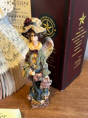 LOT 201D: Christmas Collection - Hymnal Angel, Carollers and More