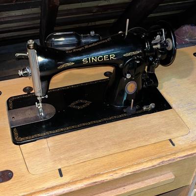 LOT 202A: Vintage 1951 Singer Sewing Machine in Sewing Table