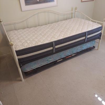 Metal Frame Daybed w/ Trundle (GB-BBL)