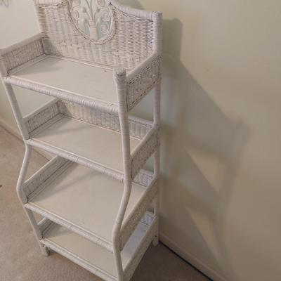 Wicker Shelf, Mirrors & More (GB-BBL)