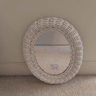 Wicker Shelf, Mirrors & More (GB-BBL)