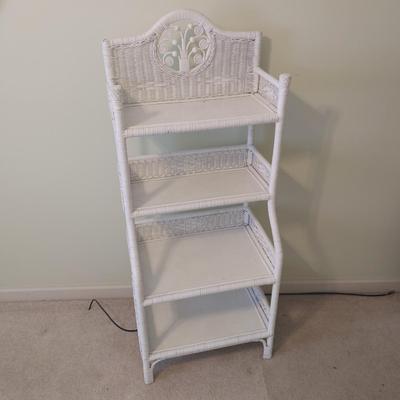Wicker Shelf, Mirrors & More (GB-BBL)