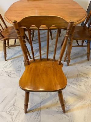 Wooden Extendable Dining Table with Four Chairs