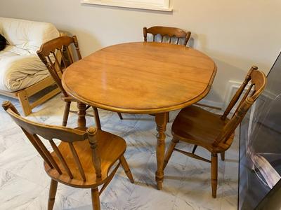 Wooden Extendable Dining Table with Four Chairs