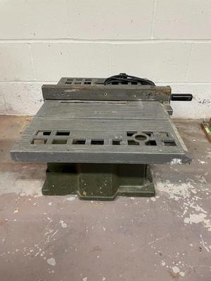 Makita Table Saw with Metal Base