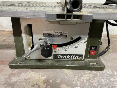 Makita Table Saw with Metal Base