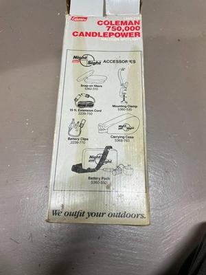 Coleman 750,000 Candlepower Halogen Spotlight
