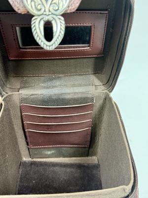Two-tone Square Leather Purse with hearts