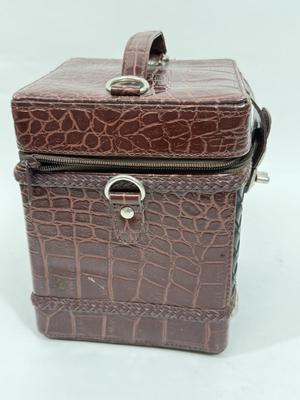 Two-tone Square Leather Purse with hearts