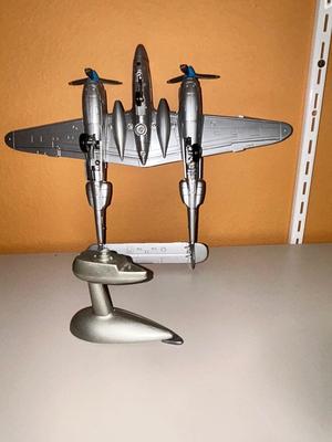 ARMOUR COLLECTION DIECAST LOCKHEAD P-38 LIGHTNING SCALE MODEL PLANE & SKYLANDERS SUPERCHARGE