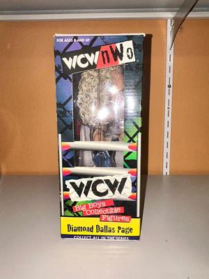 1998 WCW DIAMOND DALLAS PAGE BOBBLE HEAD AND 1999 NWO HULK HOGAN HEAD MUG