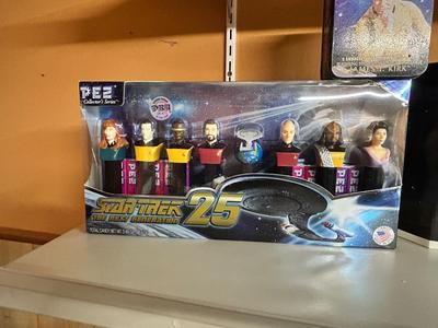 STAR TREK COLLECTIBLE PEZ AND OTHER ITEMS