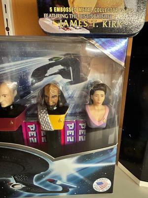 STAR TREK COLLECTIBLE PEZ AND OTHER ITEMS
