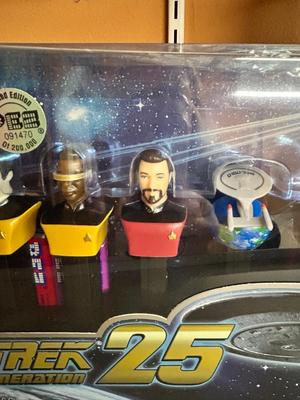 STAR TREK COLLECTIBLE PEZ AND OTHER ITEMS