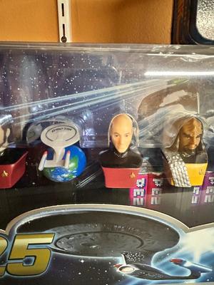 STAR TREK COLLECTIBLE PEZ AND OTHER ITEMS
