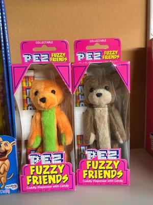 PEZ FOR PETS TREAT DISPENSER AND FUZZY FRIENDS PEZ