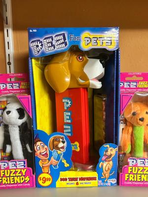 PEZ FOR PETS TREAT DISPENSER AND FUZZY FRIENDS PEZ