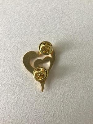 Gold tone vintage heart push pin