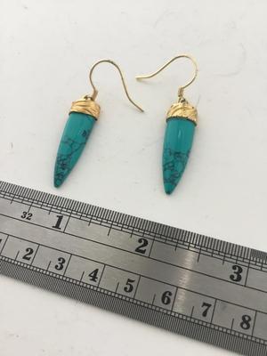 Unmarked beautiful dangle earrings