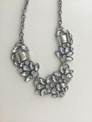 Beautiful unmarked statement necklace
