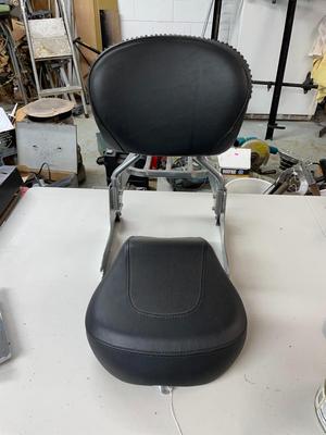 Harley-Davidson Motorcycle Black Leather Seat with Backrest and Luggage Rack
