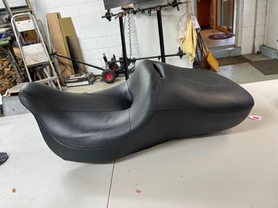 Harley-Davidson Motorcycle Black Leather Seat in Good Condition