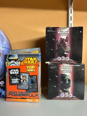 STAR WARS PEZ IN COLLECTABLE TIN, YODAS AND TRADING CARDS