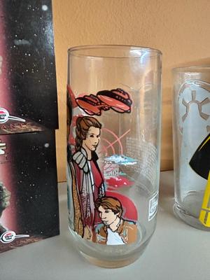 COLLECTIBLE STAR WARS GLASSES AND DESTINY YODA’S
