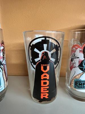 COLLECTIBLE STAR WARS GLASSES AND DESTINY YODA’S