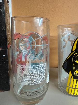 COLLECTIBLE STAR WARS GLASSES AND DESTINY YODA’S