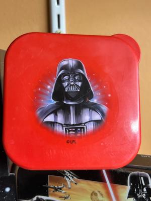 AN ARRAY OF DIFFERENT STAR WARS ITEMS