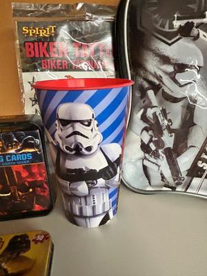 AN ARRAY OF DIFFERENT STAR WARS ITEMS