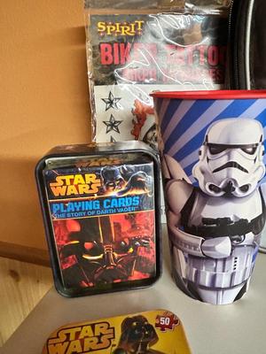 AN ARRAY OF DIFFERENT STAR WARS ITEMS