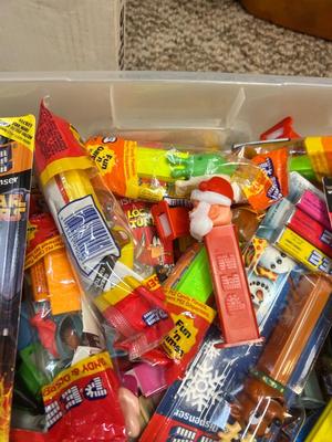 79 LOOSE PEZ, 16 PEZ ON CARDS, 26 PEZ IN PACKAGES