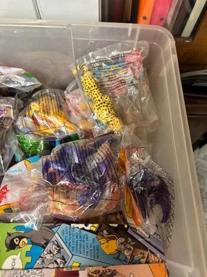 SO MANY VINTAGE HAPPY MEAL TOYS