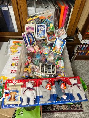 SO MANY VINTAGE HAPPY MEAL TOYS