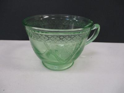 Vintage Uranium Depression Federal Glass Georgian Green Tea Cup Love Birds