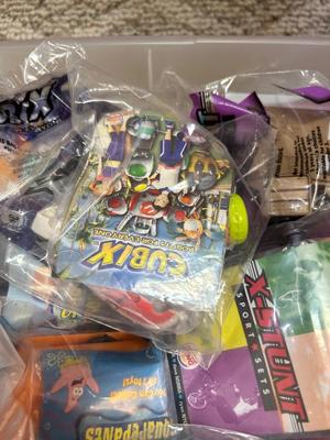 40 VTG BURGER KING TOYS IN PACKAGES