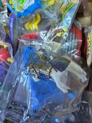 BURGER-KING, WENDY’S, KFC, JACK IN THE BOX & SONIC KIDS MEAL TOYS IN PACKAGES