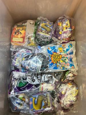 BURGER-KING, WENDY’S, KFC, JACK IN THE BOX & SONIC KIDS MEAL TOYS IN PACKAGES