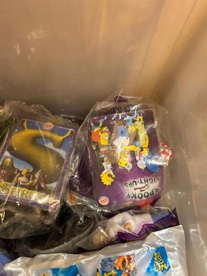 BURGER-KING, WENDY’S, KFC, JACK IN THE BOX & SONIC KIDS MEAL TOYS IN PACKAGES
