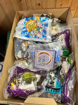 BURGER-KING, WENDY’S, KFC, JACK IN THE BOX & SONIC KIDS MEAL TOYS IN PACKAGES